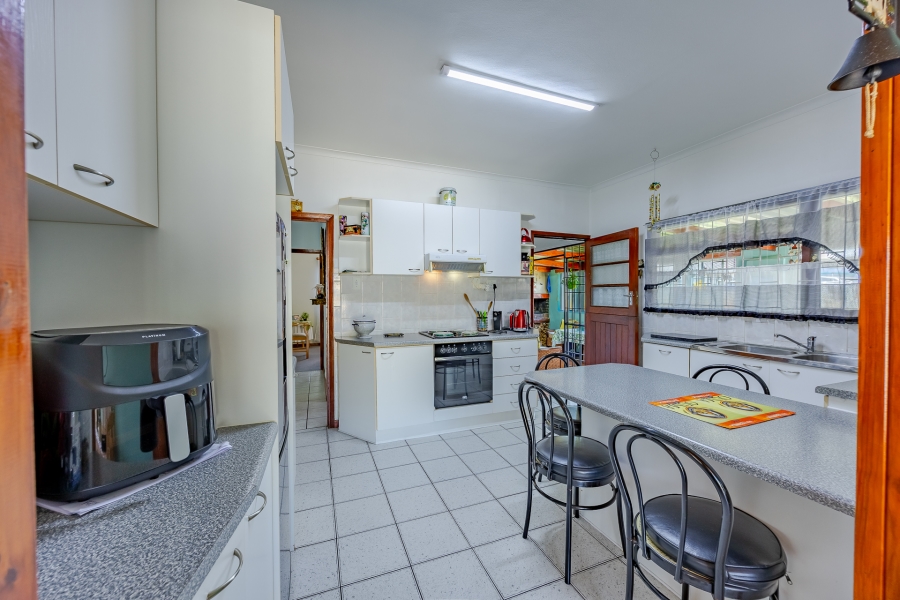 3 Bedroom Property for Sale in Bothasig Western Cape